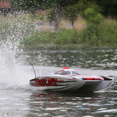 Pro Boat Blackjack 42in Brushless 8S Cat RTR White/Red