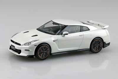 Aoshima 1/32 SNAP KIT #03CU-BW Nissan R35 GT-R 2024 Custom Wheel Brilliant White Pearl