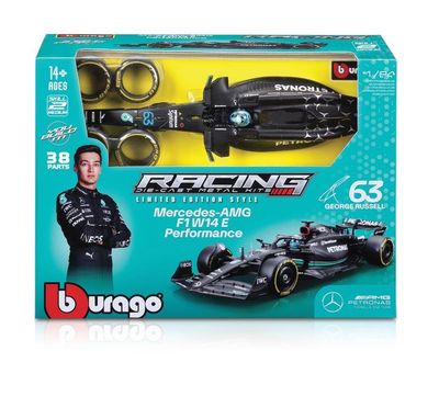 Bburago 1/24 2023 Race F1 Mercedes W14 Kit with Helmet Russell