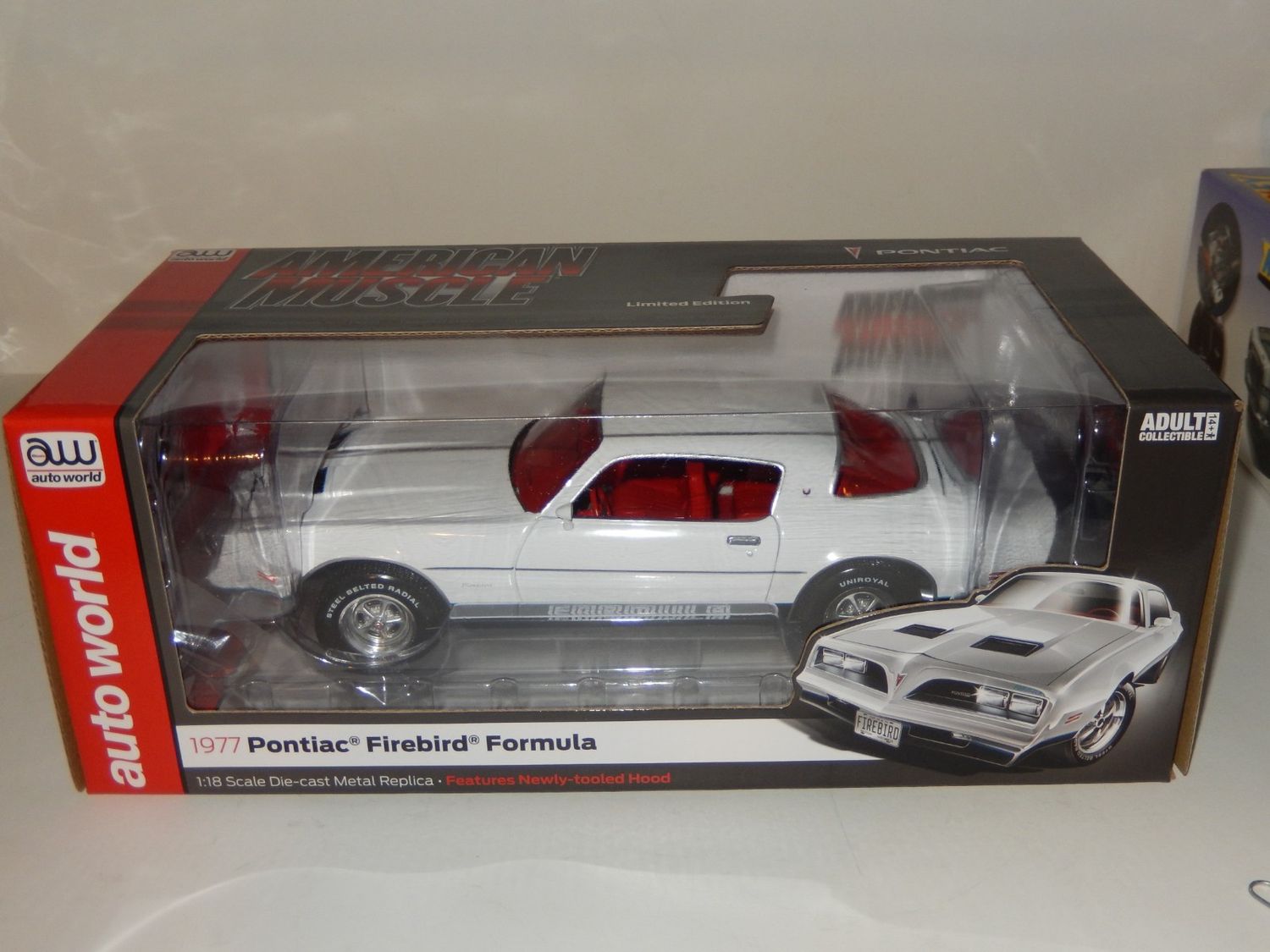 American Muscle 1/18 1977 Pontiac Firebird Formula Cameo White