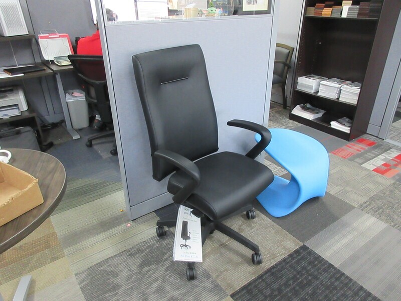 Demo Clearance! HON Ignition Leather Exec. Chair