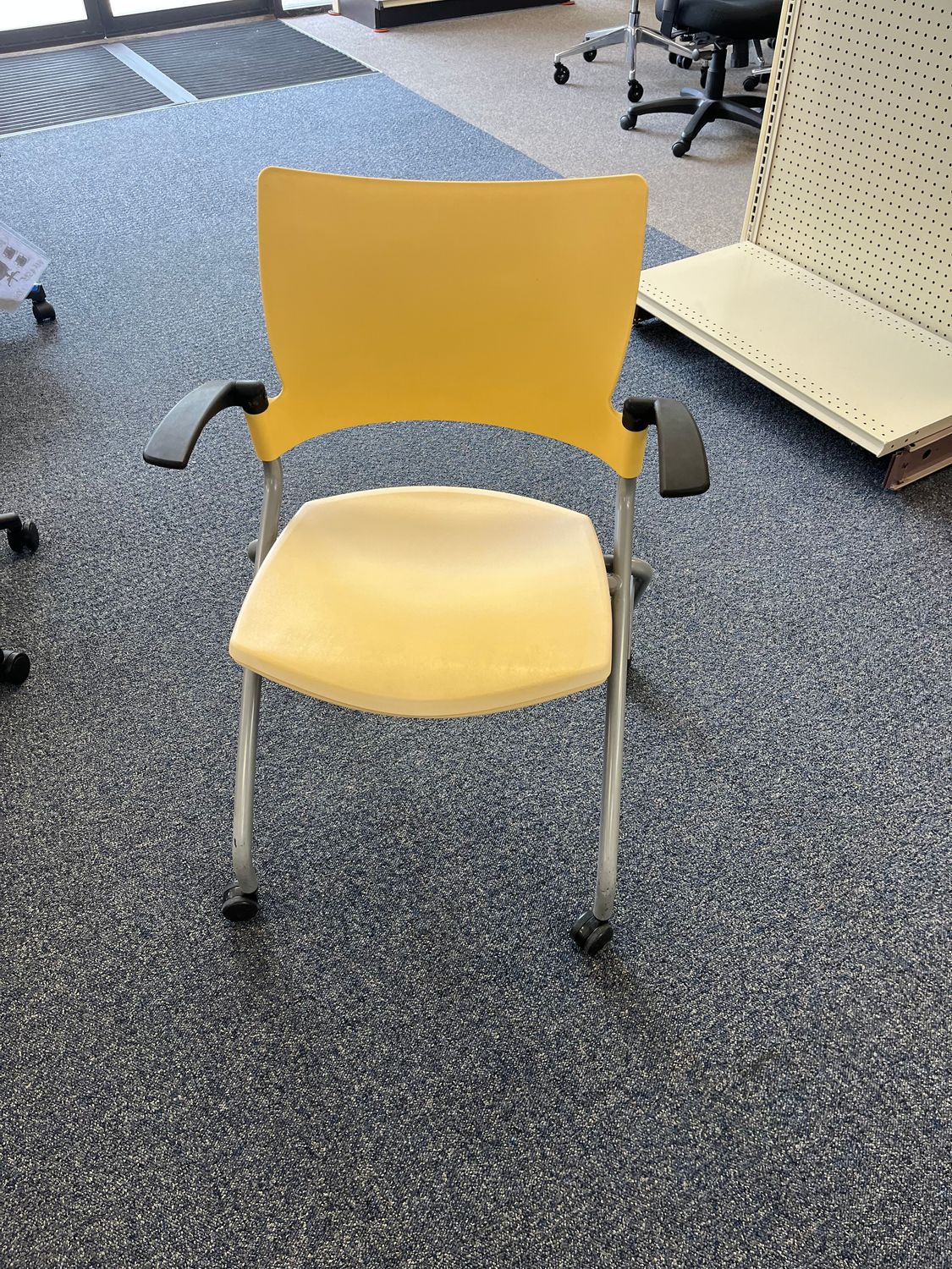 Clearance! Nesting Chairs With Casters
