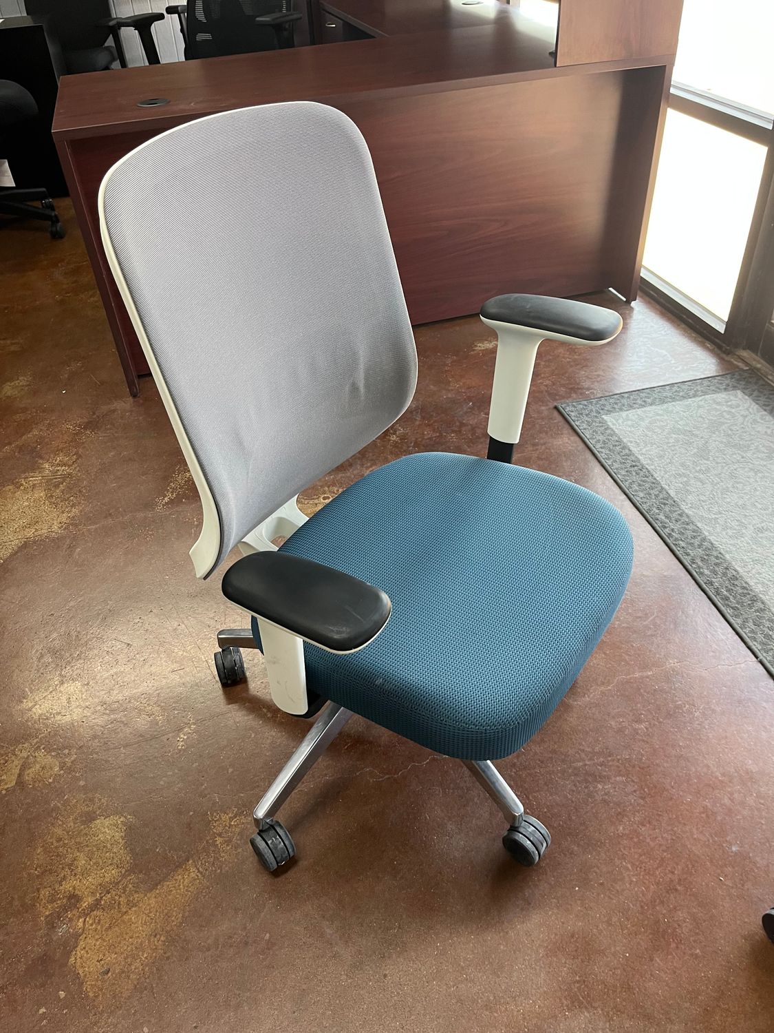 Clearance! Blue Mesh Task Chair