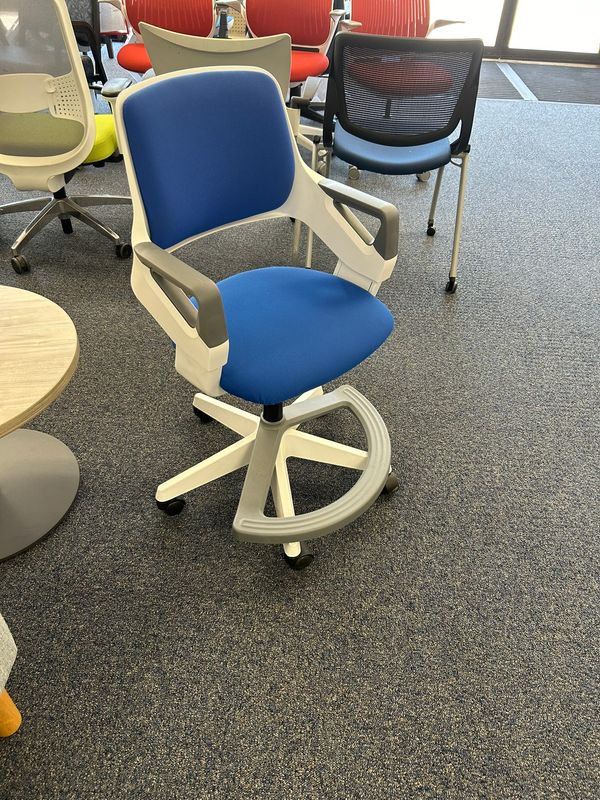 Demo Clearance!  OfficeSource Jiffy Collection Student Chair with White Frame and Footring