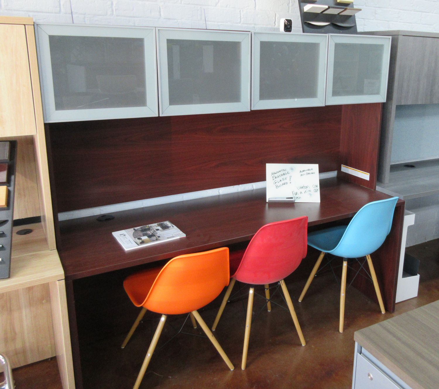 Clearance! Mahogany Credenza With Hutch And Glass Doors