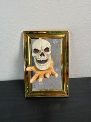 Presenting Skull