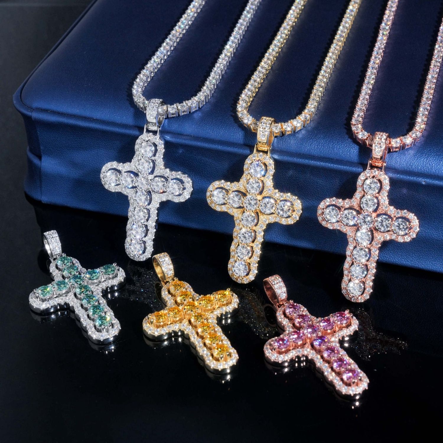 GRA Round Cut Diamond Cross Pendant, Colour: White