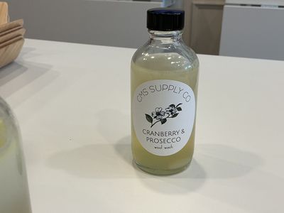 4 oz Cranberry &amp; Prosecco Wool Wash