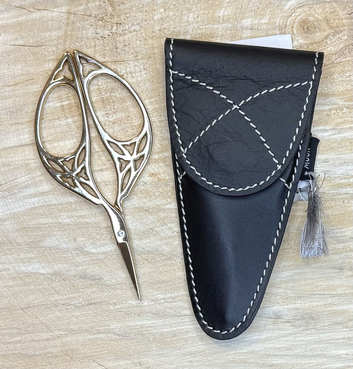 Scissors (with genuine leather case)