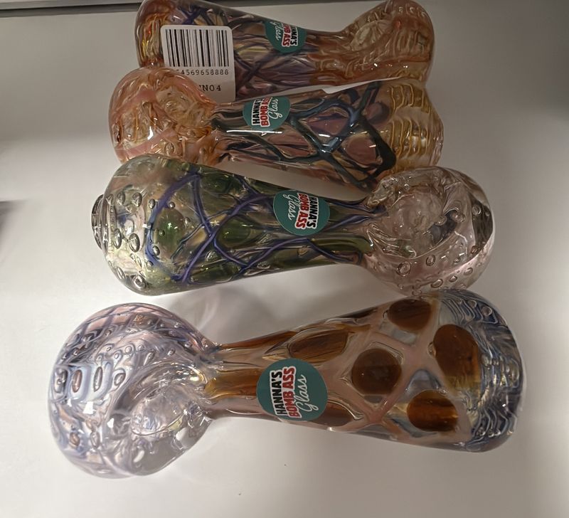 Hanna&#39;s Bomb Ass Glass - Oracle Hand Pipe