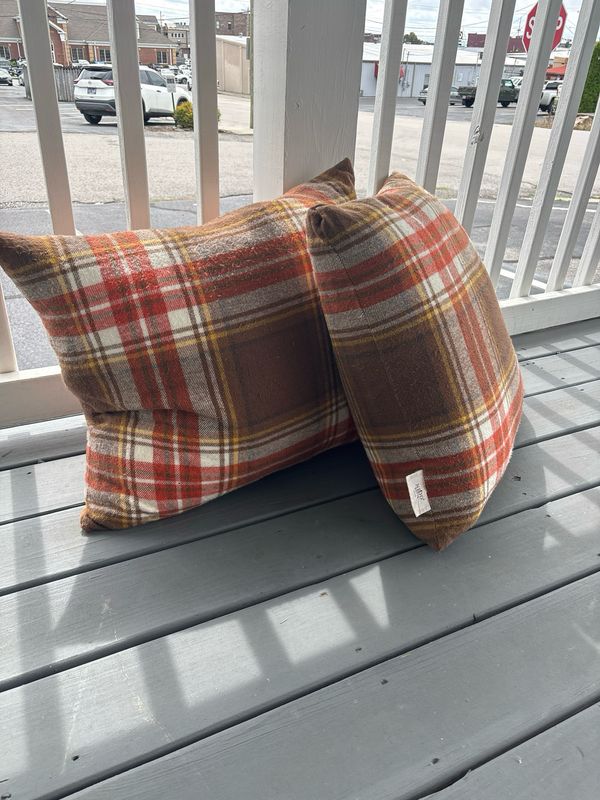 2 pc pillow set large brn orange