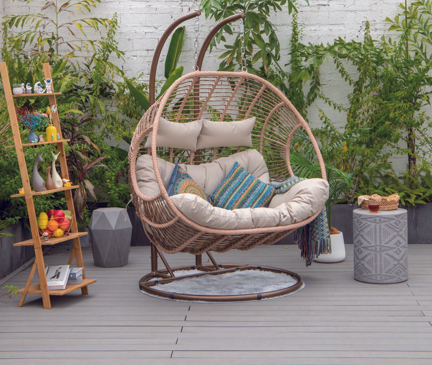 Swinging Love Seat Egg Lounger with Stand