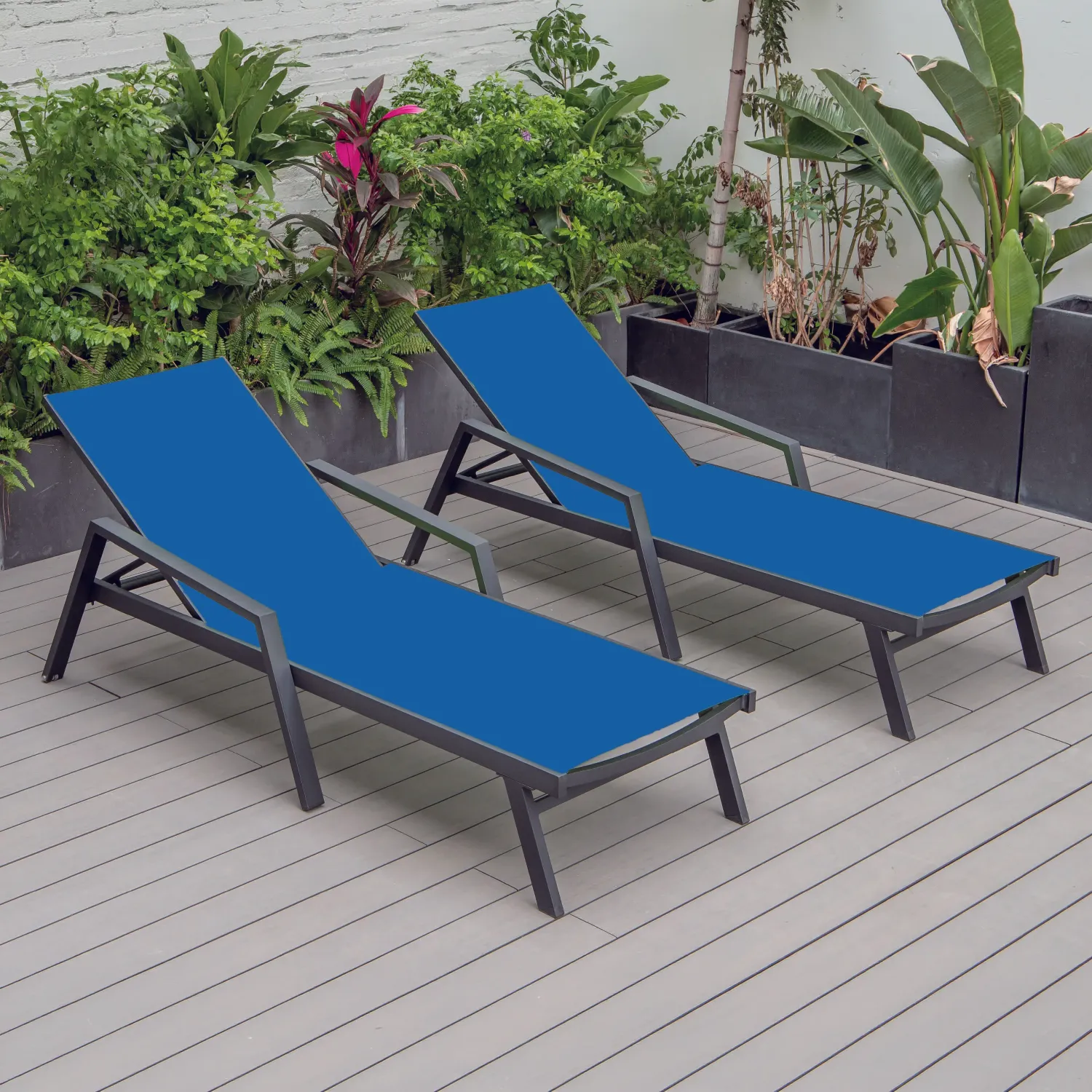 Lounge Chair with Armrest