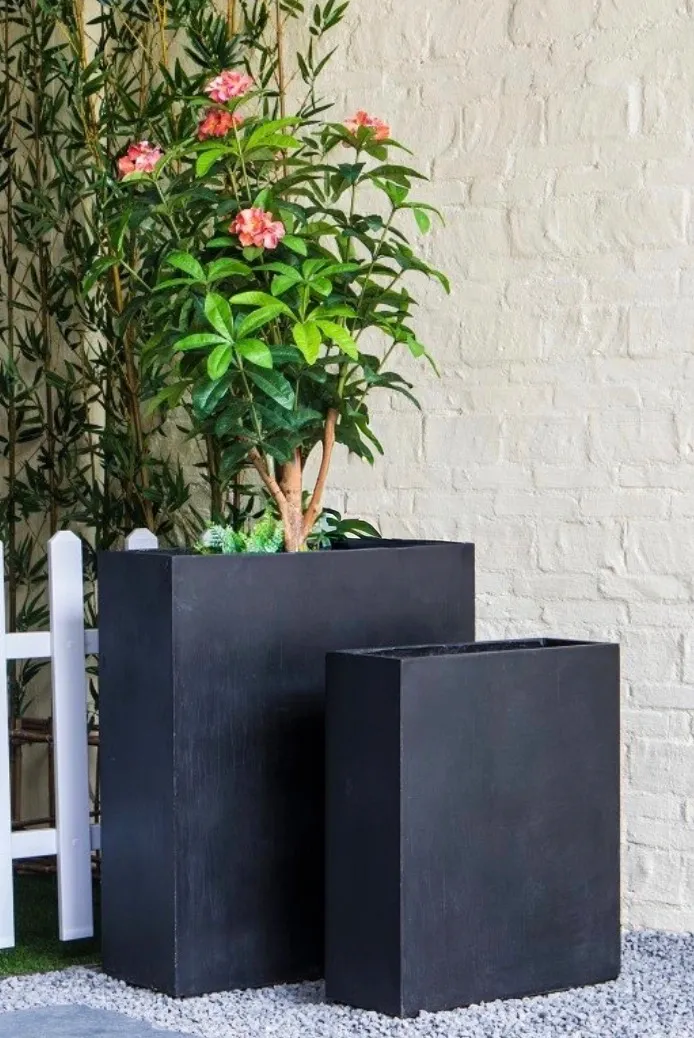 Vertical Long Fiber Clay Planters - Black