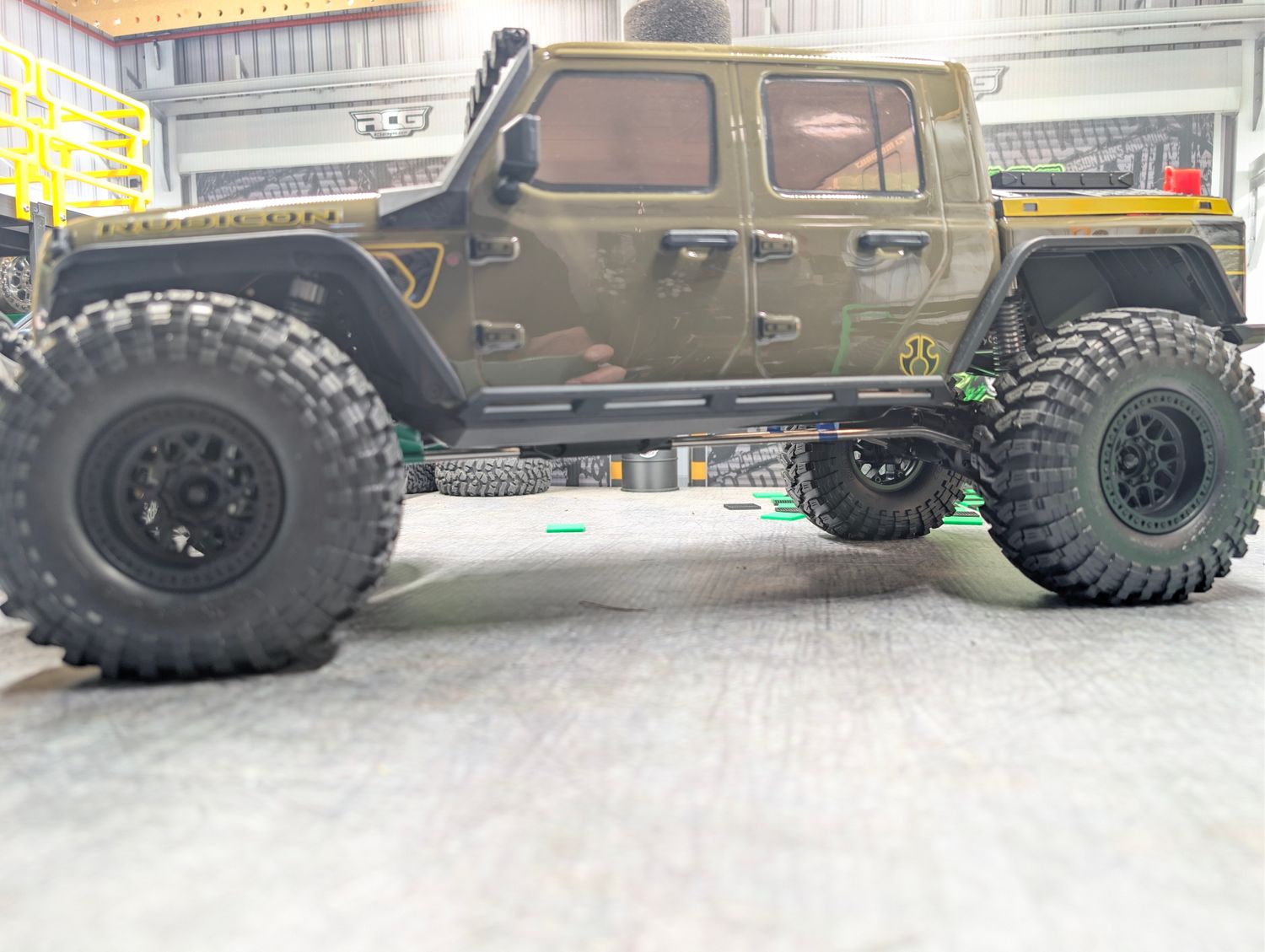 Axial Motobilt Gladiator RTR