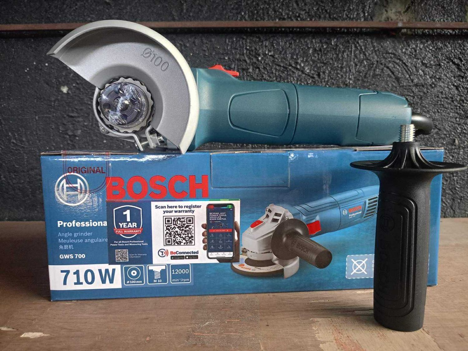 710W Bosch Angle Grinder