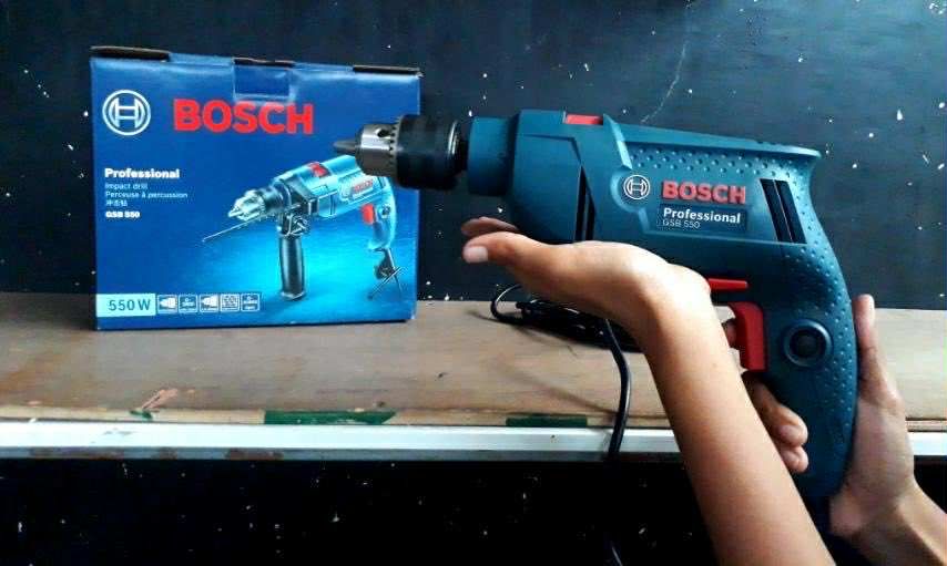 550W Bosch Impact Drill l -