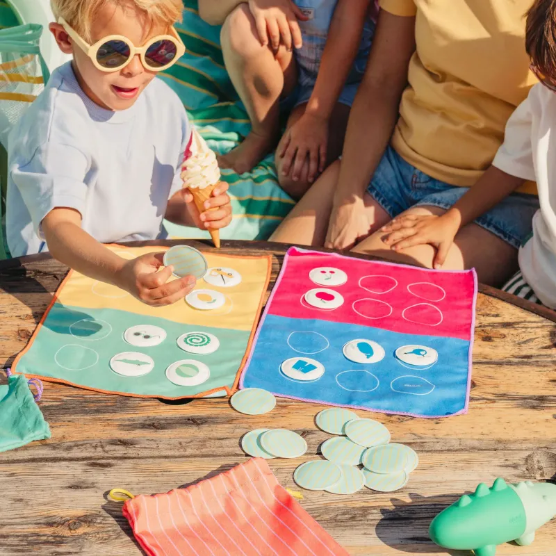 Jeux de voyage - jeu de bingo et loto des couleurs  - Quut!