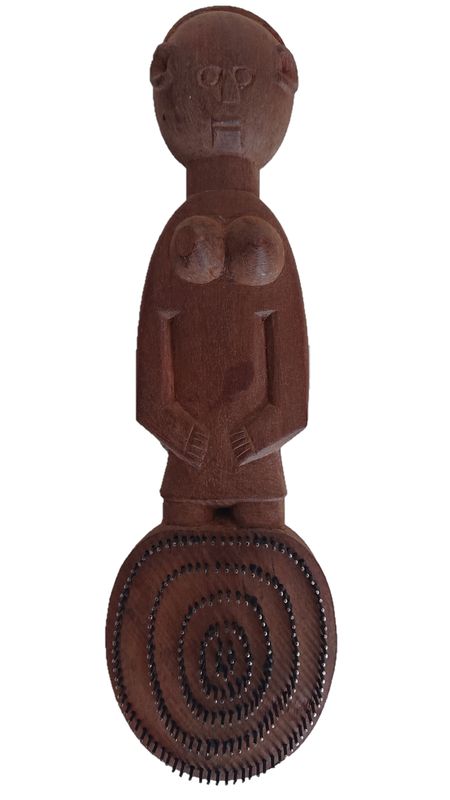 Afrikanische Deko Maske mit Figur, 23 cm – Handgeschnitztes Unikat
