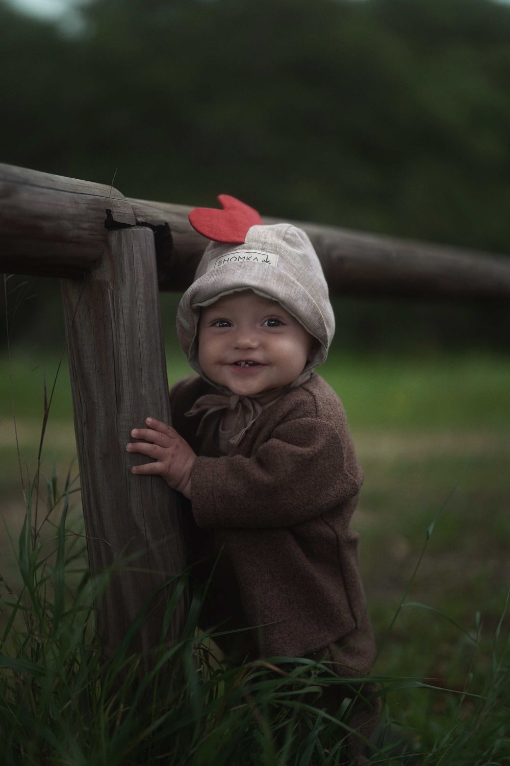 LINEN BONNET 'CHICKEN'