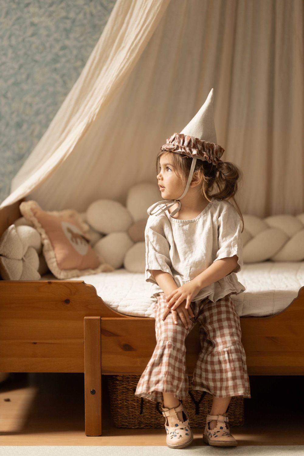 FESTIVE CONE HAT 'GIGGLE'