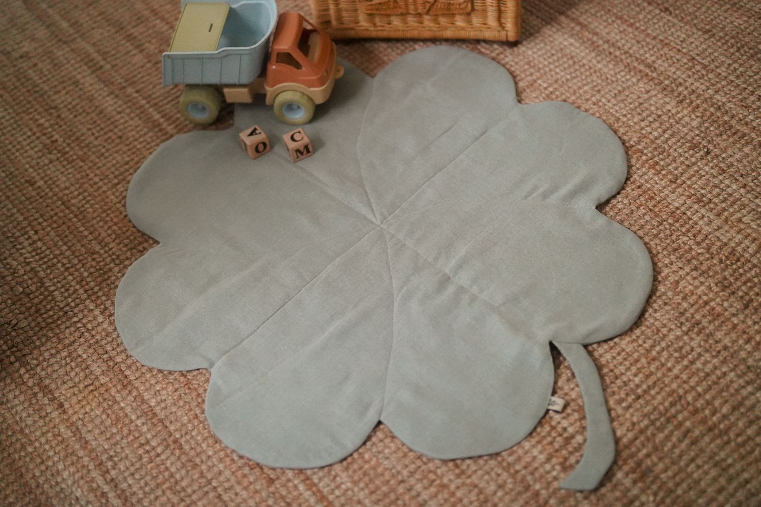 LINEN PLAYMAT 'CLOVER'