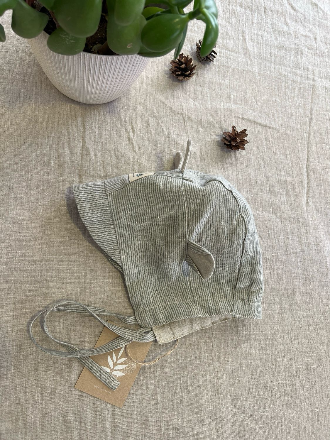 ASHTREE LINEN BONNET 'GOAT'