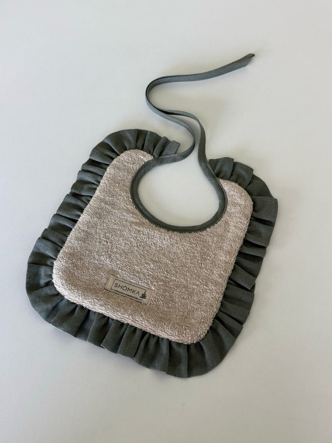BASIL LINEN BABY BIB 'NATURAL CLASSIC'