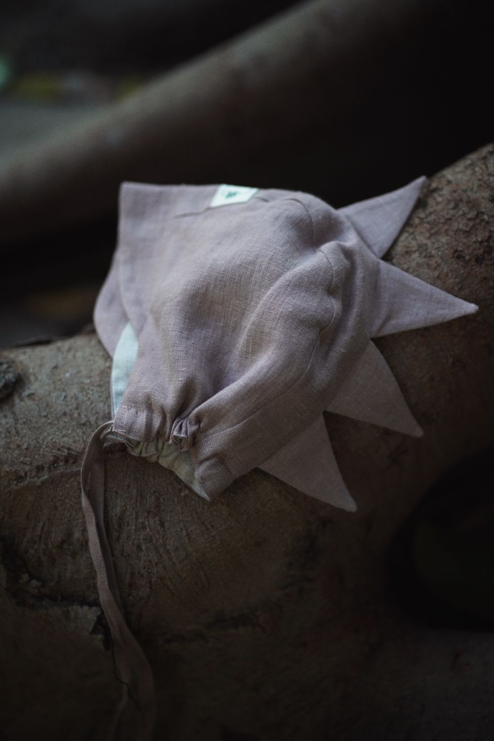 LAVENDER LINEN BONNET 'IGUANA'