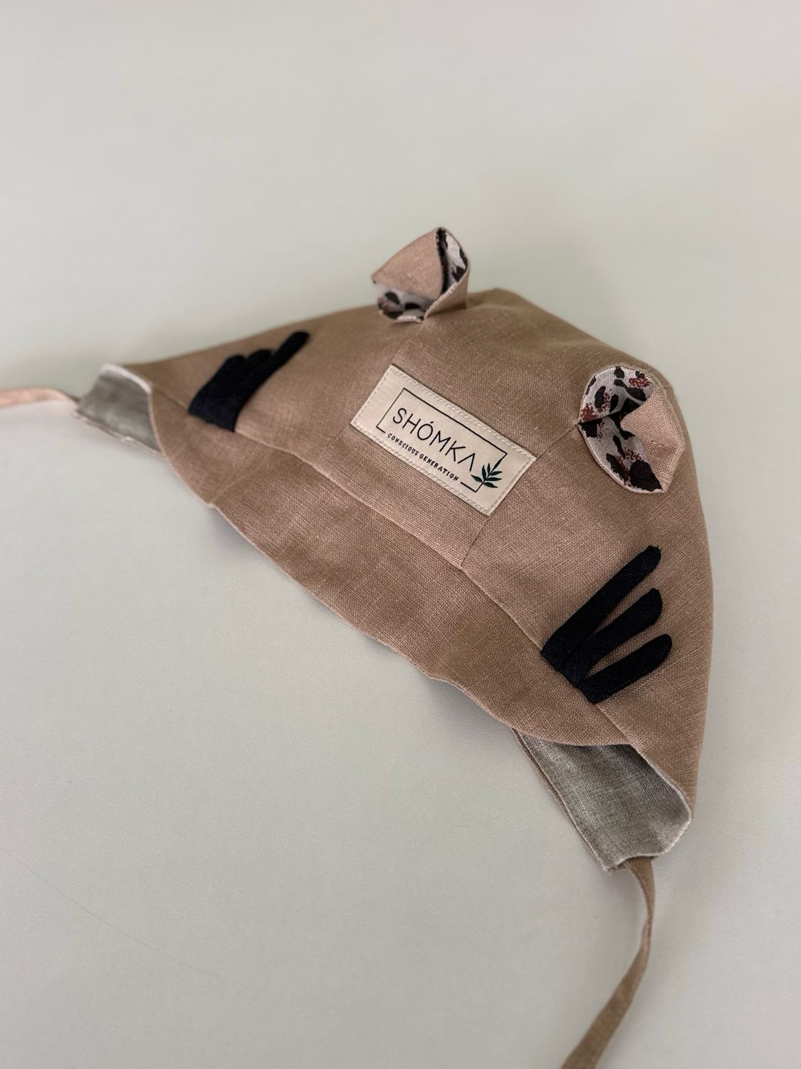 CAPPUCCINO LINEN BONNET 'SCOTTISH FOLD CAT'