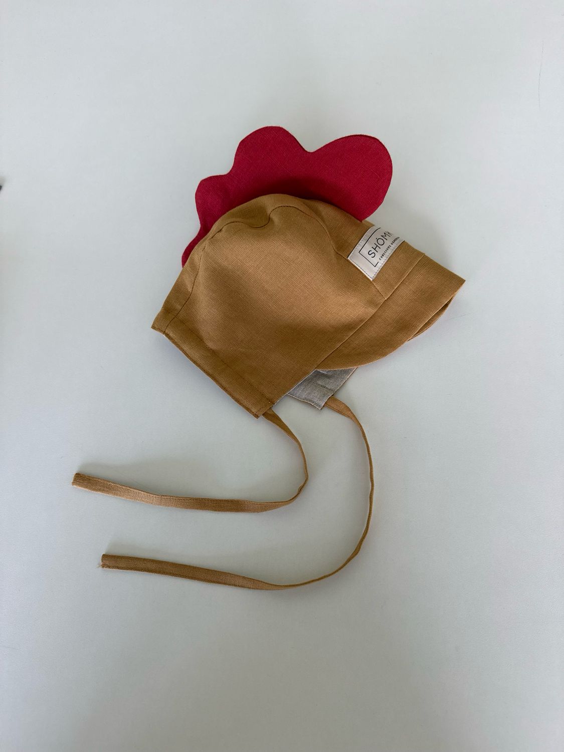 HONEY LINEN BONNET 'CHICKEN'