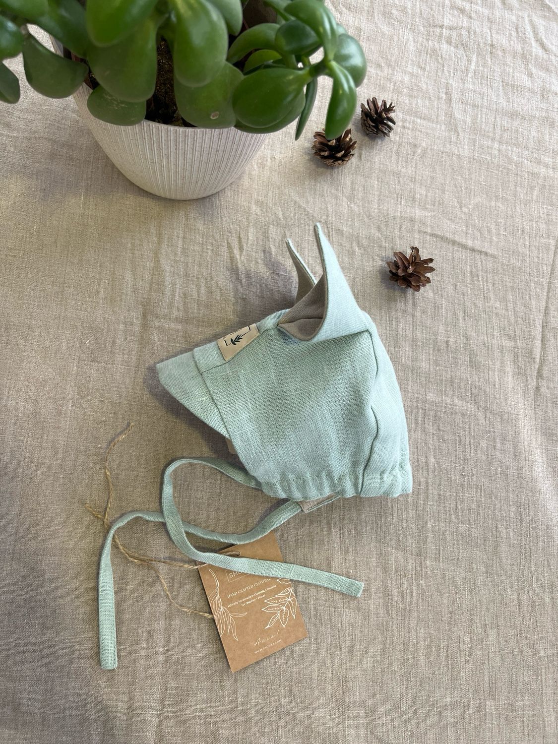 MINT LINEN BONNET 'SQUIRREL'