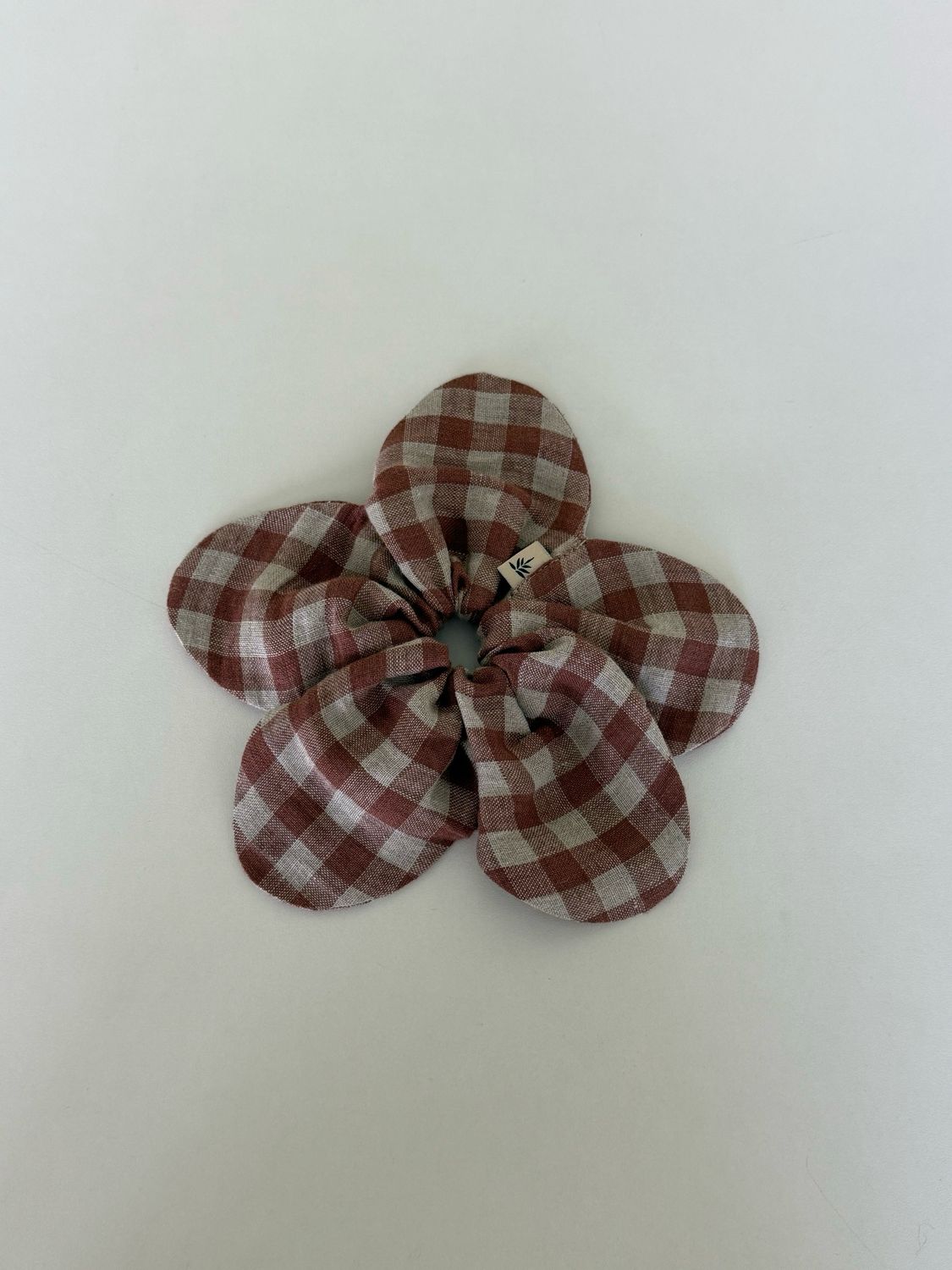 MOCHA GINGHAM LINEN SCRUNCHIE 'FLOWER'