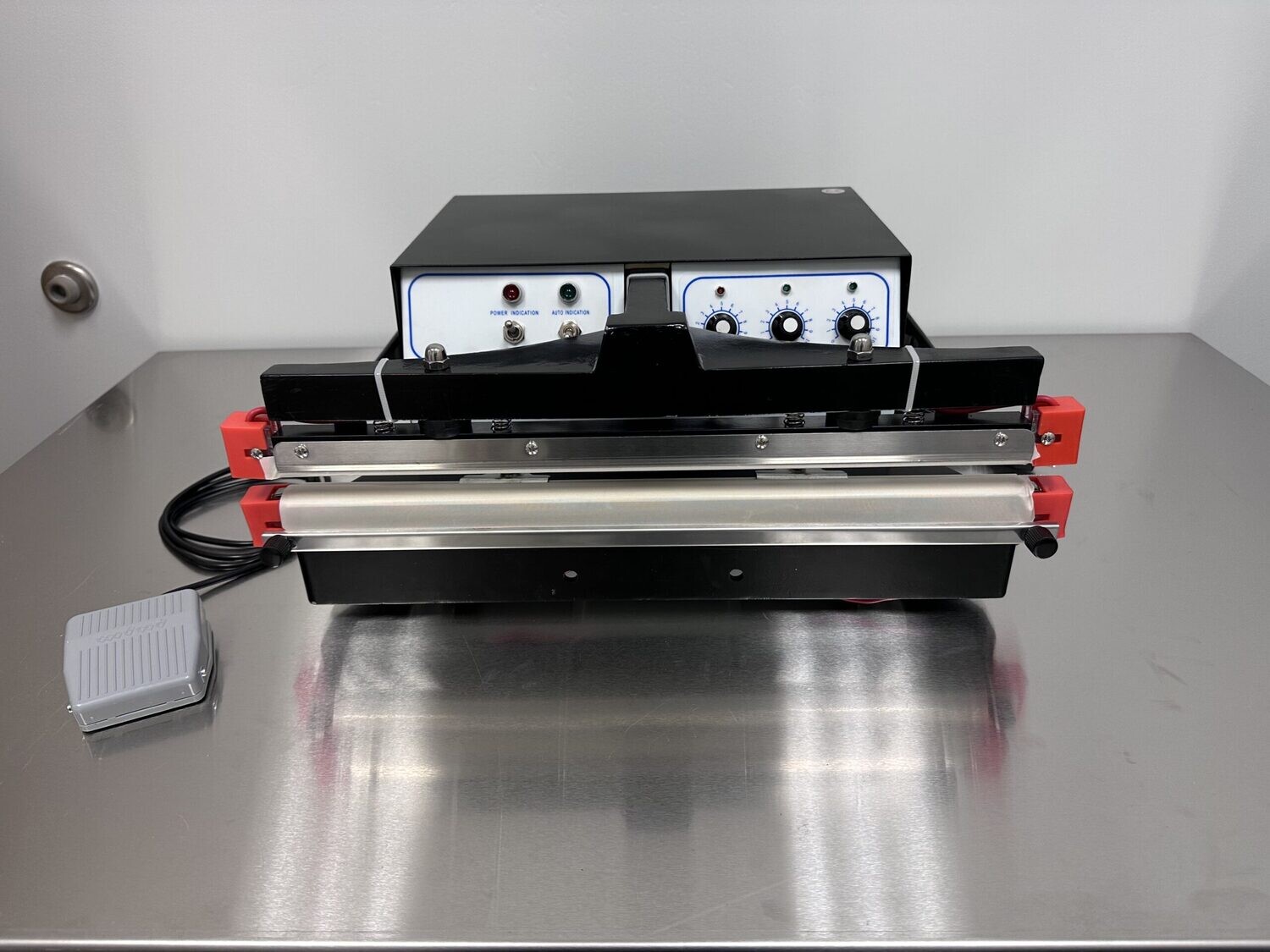 120V 18″ x 10mm Foot Pedal Operated Dual Element Impulse Sealer (optional stand available) 120V 18″ x 10mm Foot Pedal Operated Dual Element Impulse Sealer (optional stand available)
