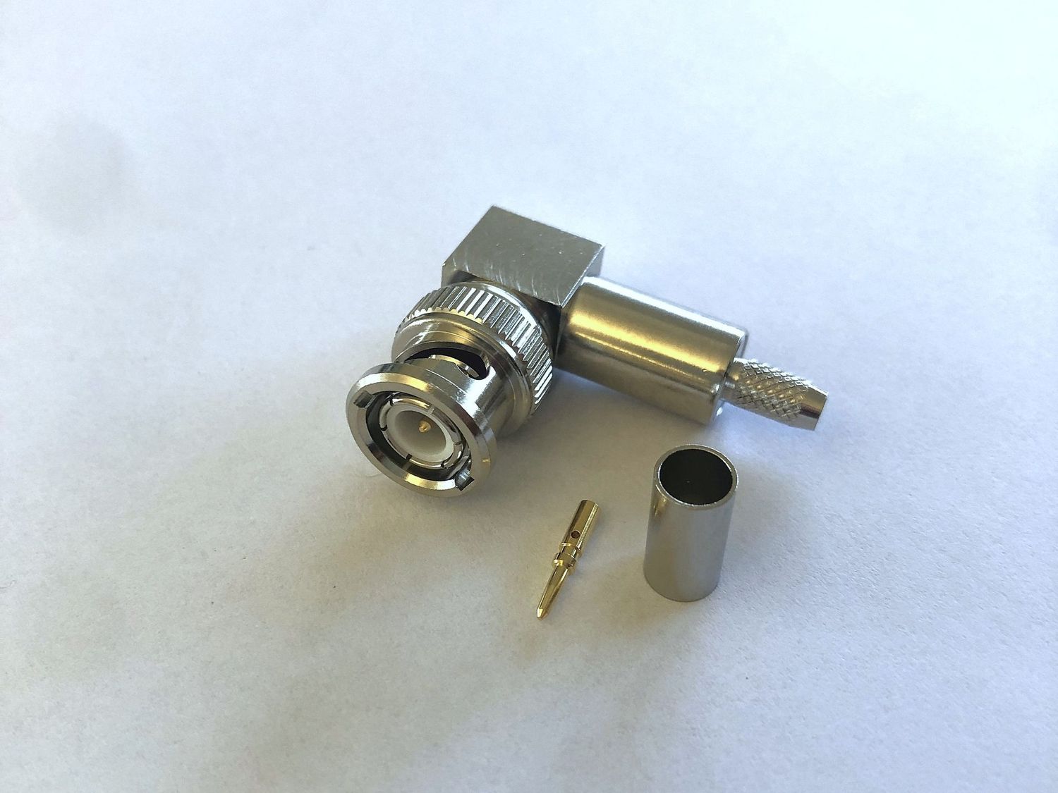 BNC-Stecker-90°, Stift, für RG 223, 50 Ohm