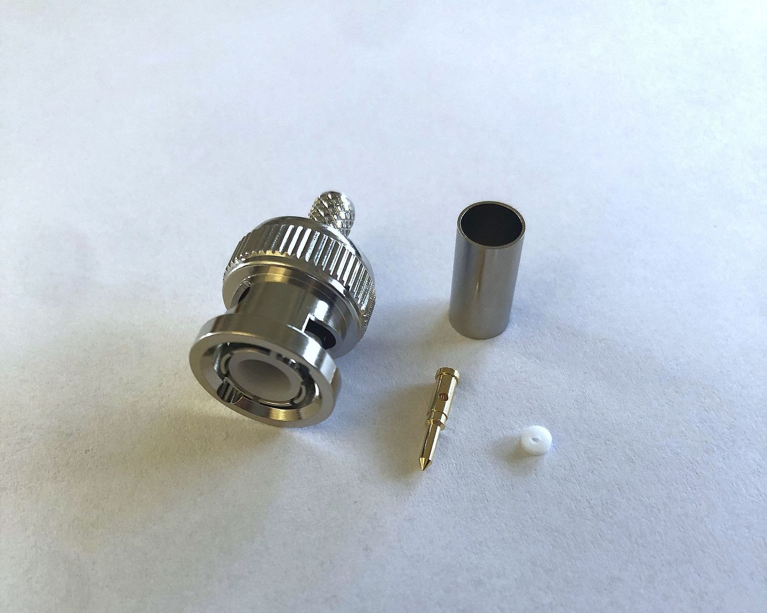 BNC-Stecker, Stift, für RG 223, 50 Ohm