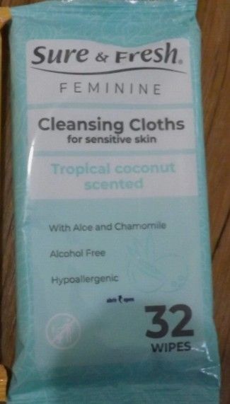 SURE AND FRESH FEMININE CLEANSING CLOTHS TROPICAL 32PK