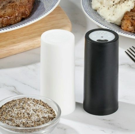 SALT/PEPPER DUO SHAKERS