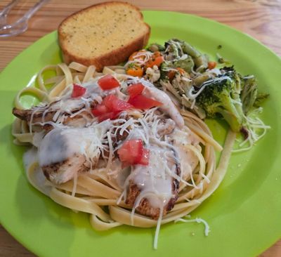 **WEEKEND SPECIAL** Chicken Alfredo Meal