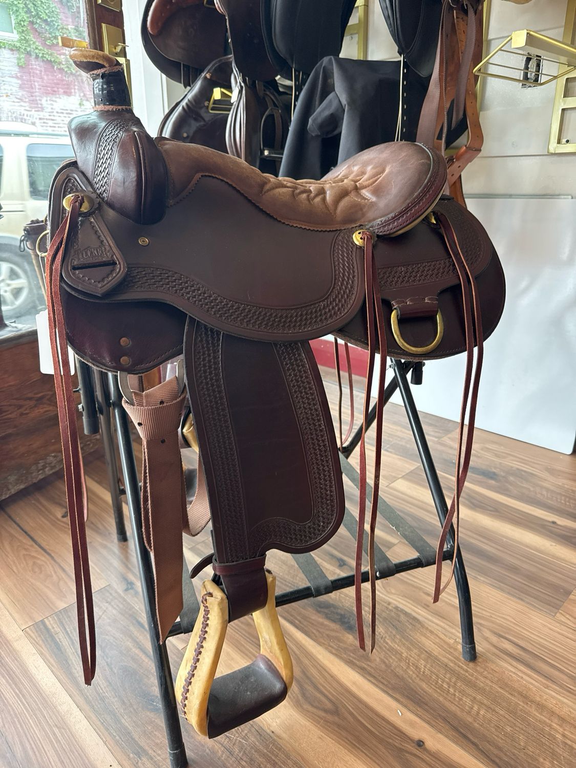 Tucker Horseshoe Bend 16.5 Saddle