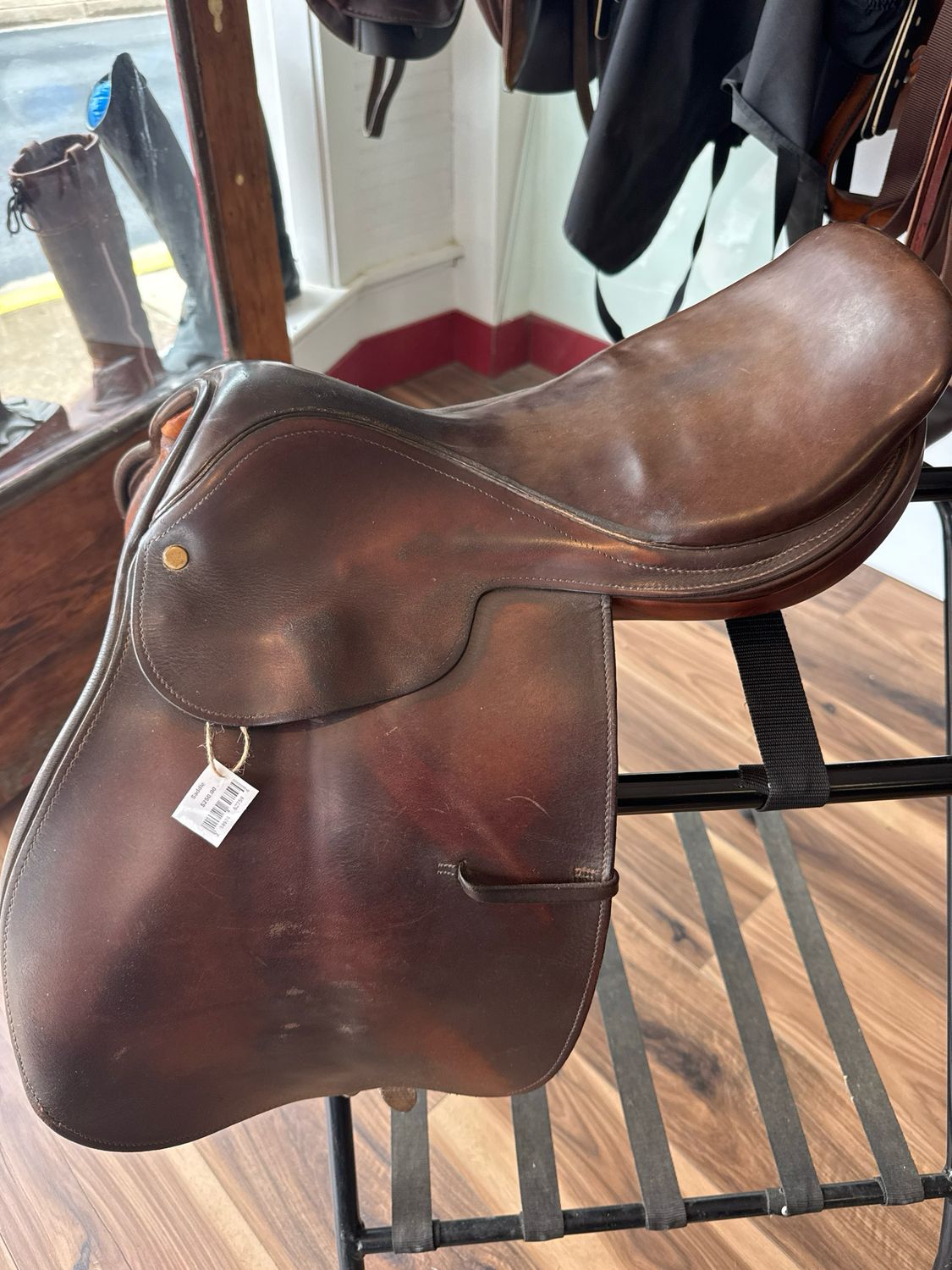 Saddle 