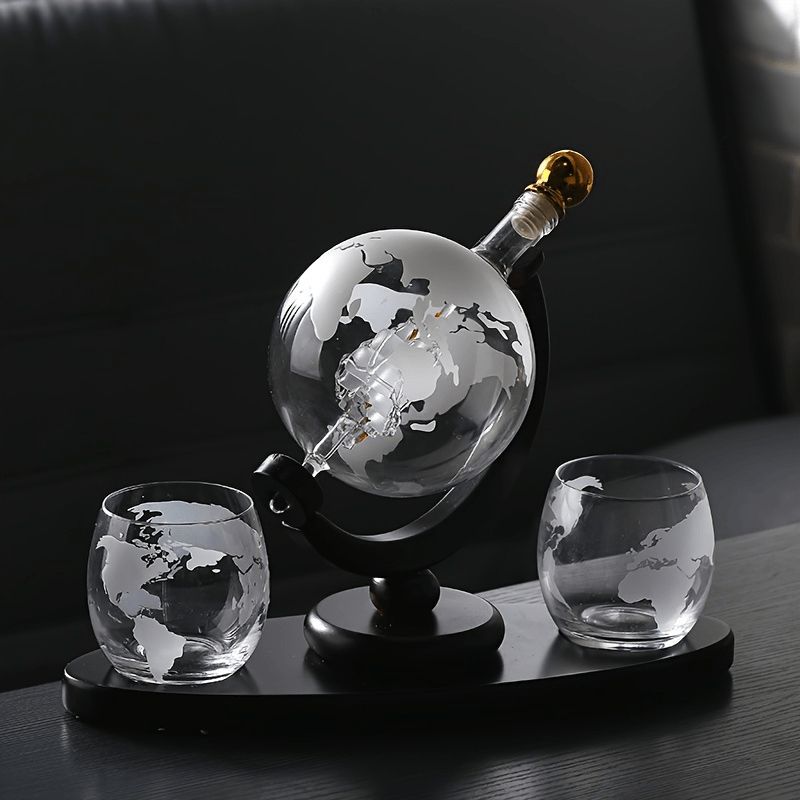 Globe Whiskey Decanter (30 oz)