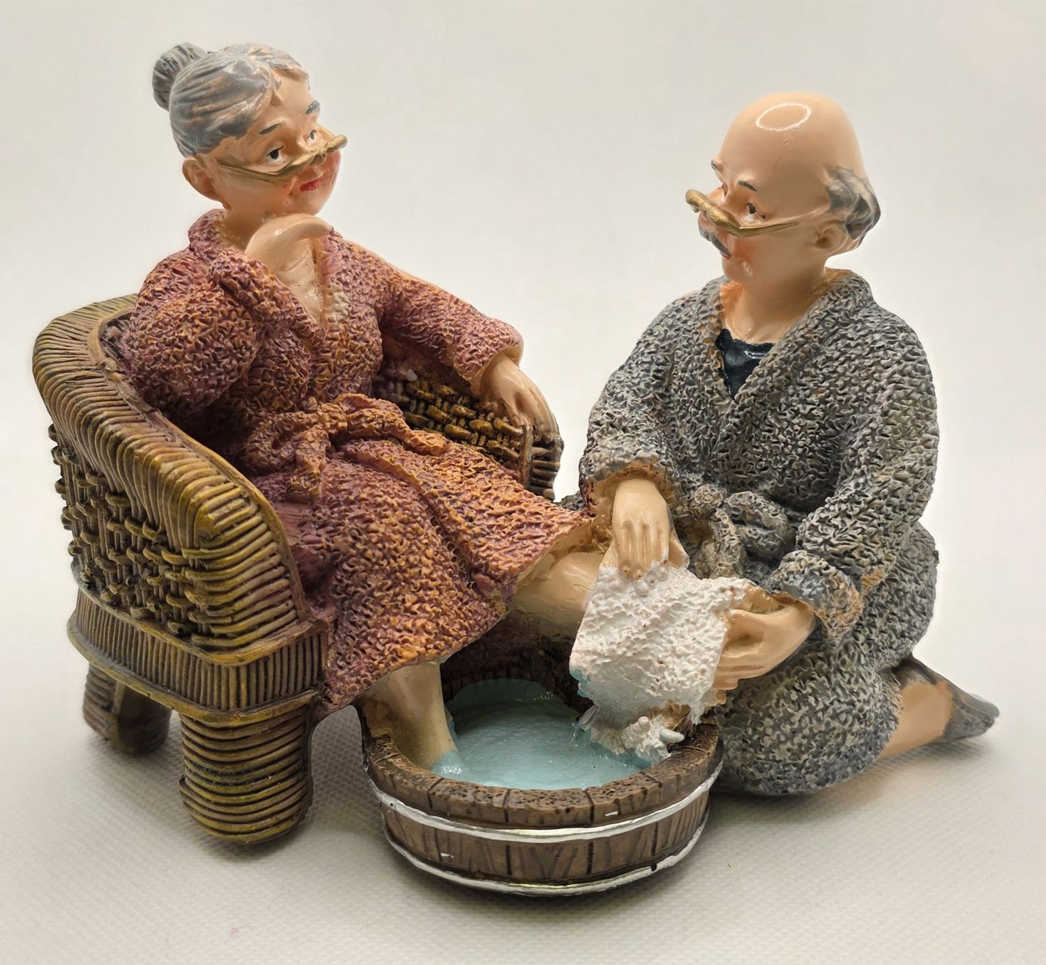Figurine - Couple - Washing Feet