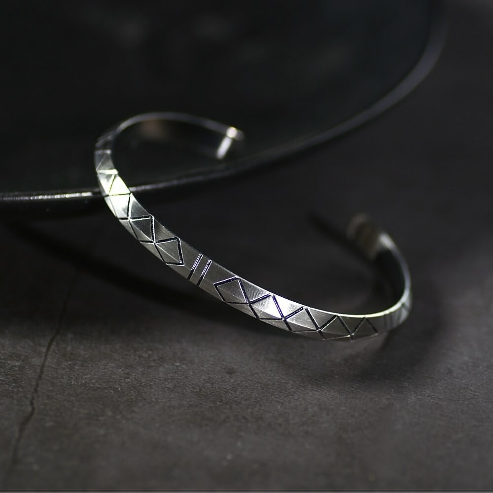 ​Simple Personality Silver Bangle