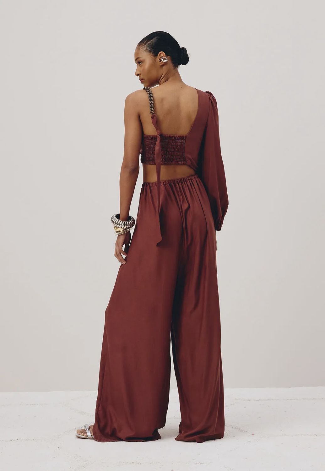 CHOCOLATE SIDE CUT AND CHAIN DETAIL JUMPSUIT