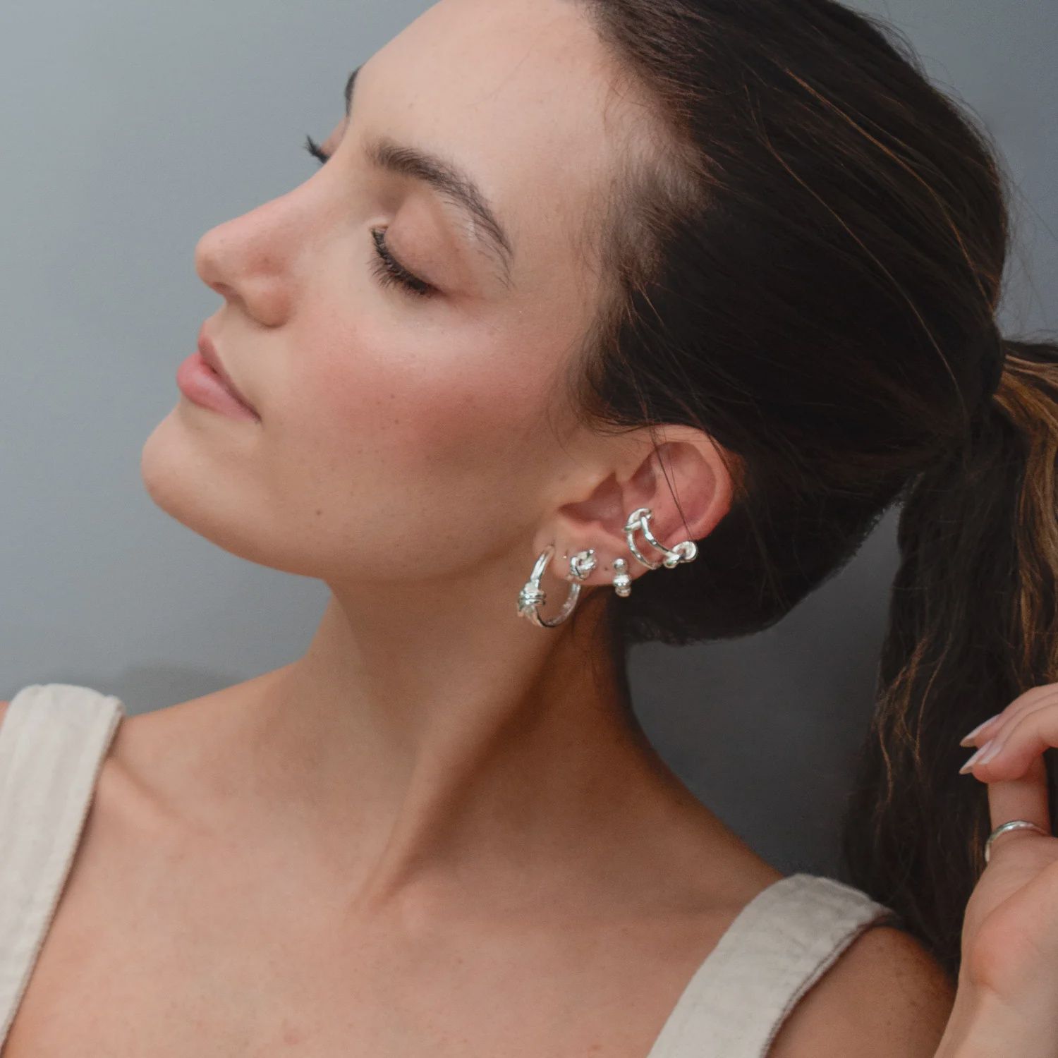 MARUM KNOT  SILVER HOOP