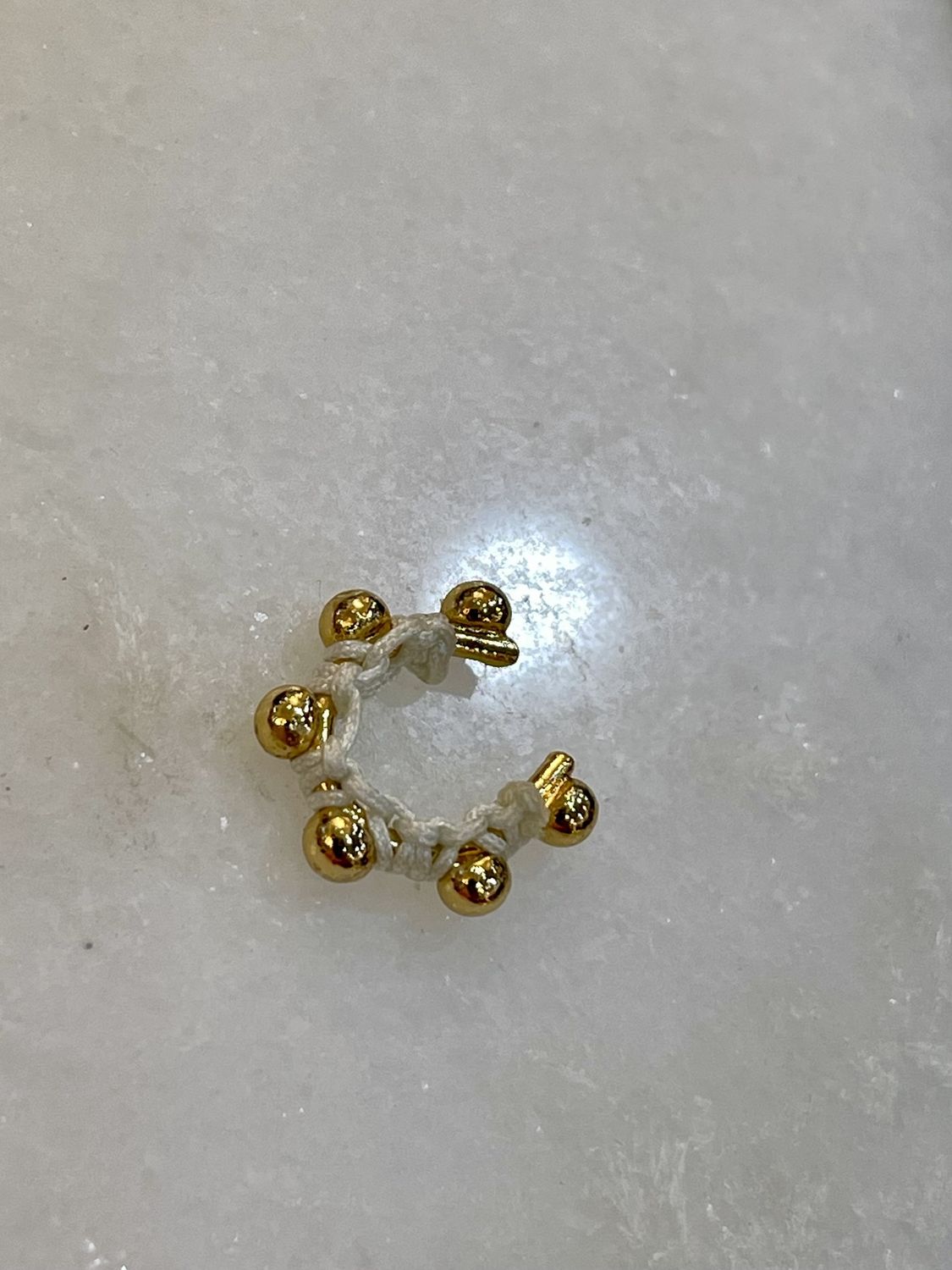 CLOUD BEIGE MINI EARCUFF, Colour: BEIGE