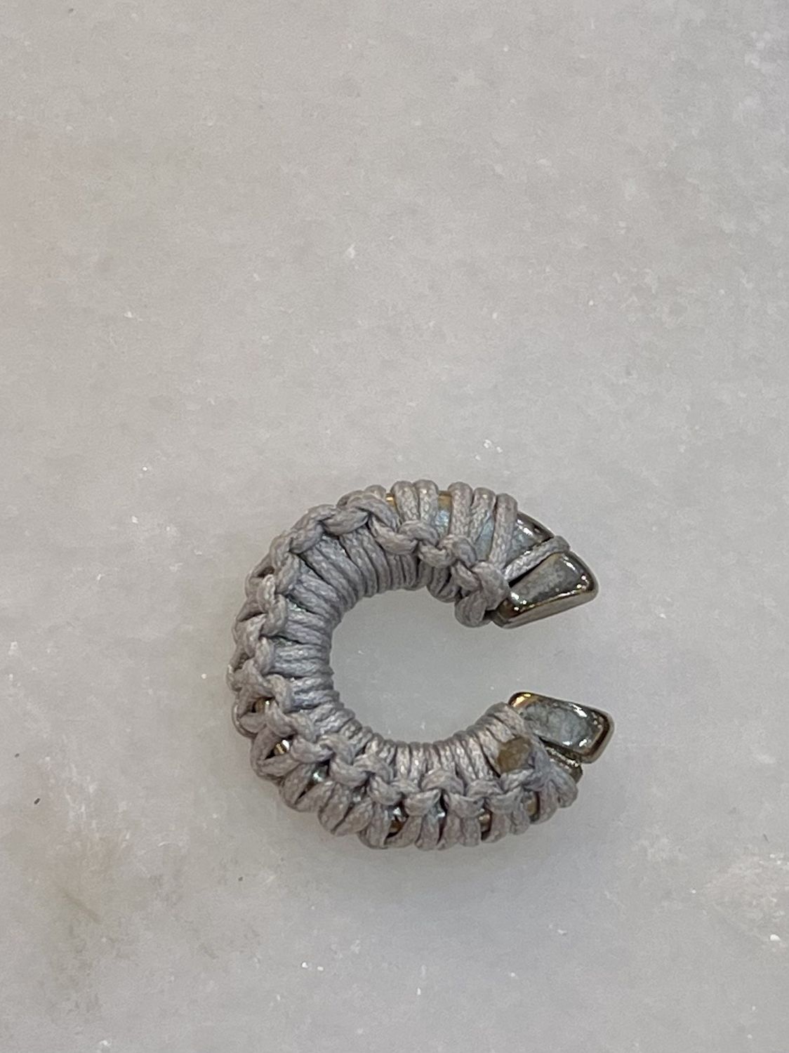 MAXI CLOUD GREY EARCUFF, Colour: GREY