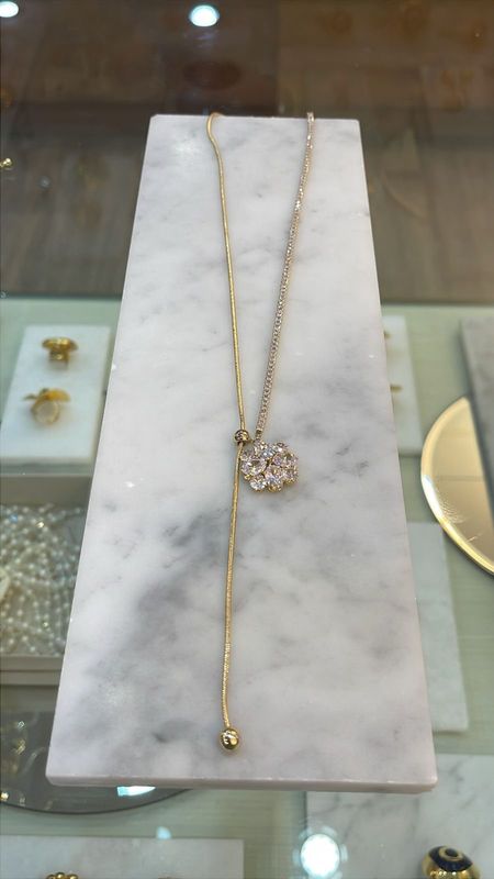 FLOWER CRISTAL NECKLACE