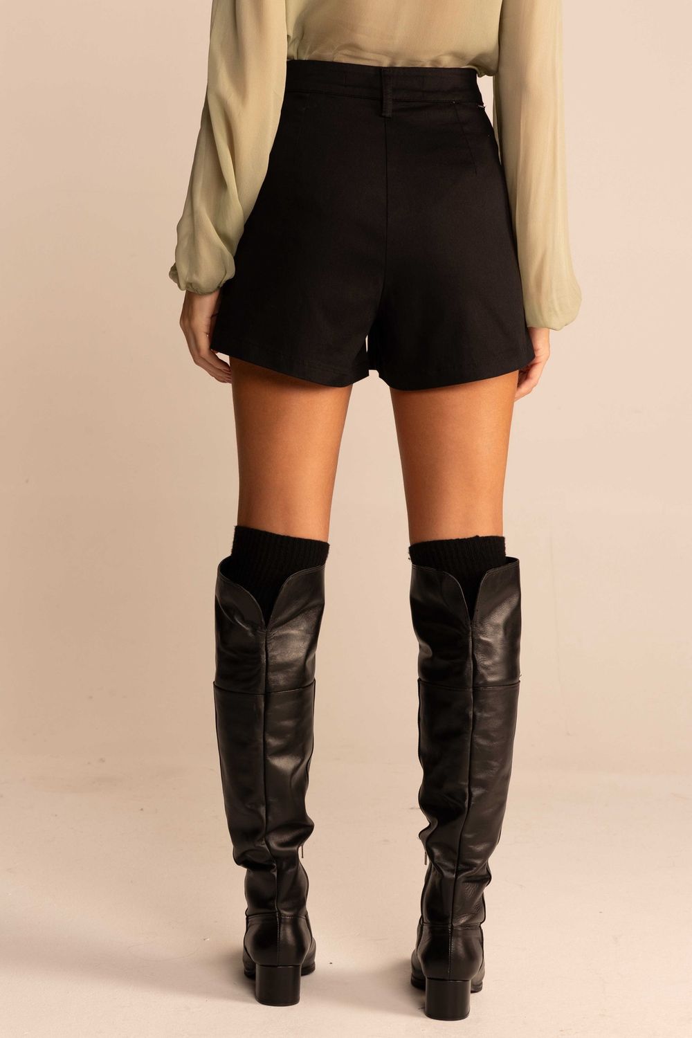 BRUNA BLACK SHORT PANT